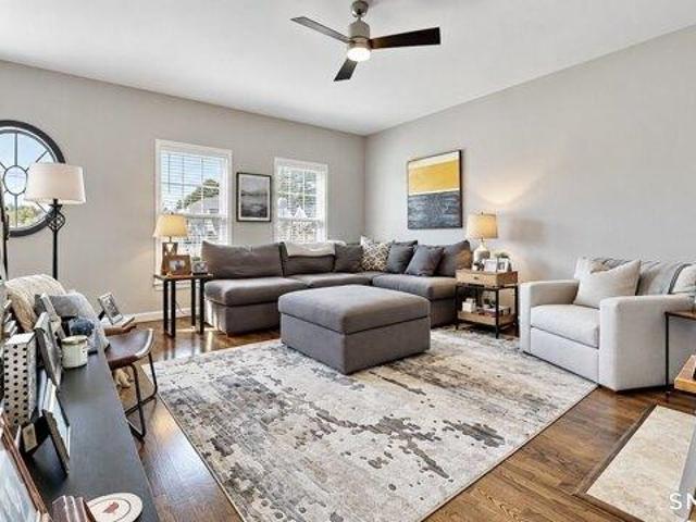 house with 2 bedroom, Milford CT ES105562524