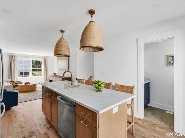 house with 2 bedroom, Milford CT ES105588749
