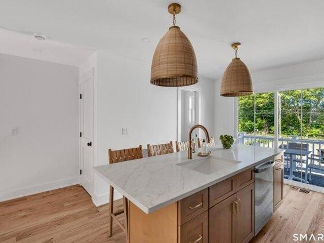 house with 2 bedroom, Milford CT ES105590082
