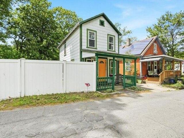house with 2 bedroom, Montague MA ES104481324