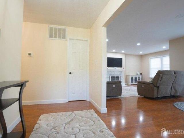 house with 2 bedroom, Monroe NJ ES105276345