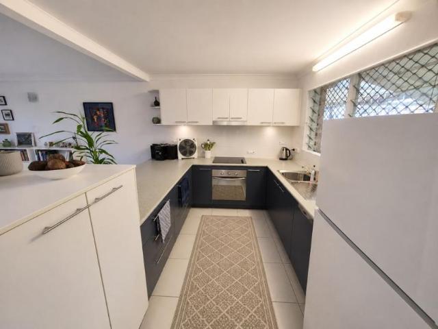 For Rent 2 Bedroom House Mundingburra, QLD DS102773027