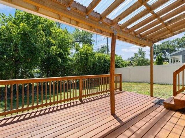 house with 2 bedroom, Nashua NH ES105537027