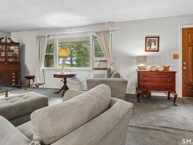 house with 2 bedroom, Newtown CT ES105494587