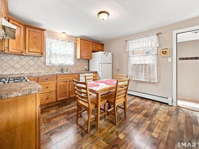 house with 2 bedroom, New Britain CT ES105590105