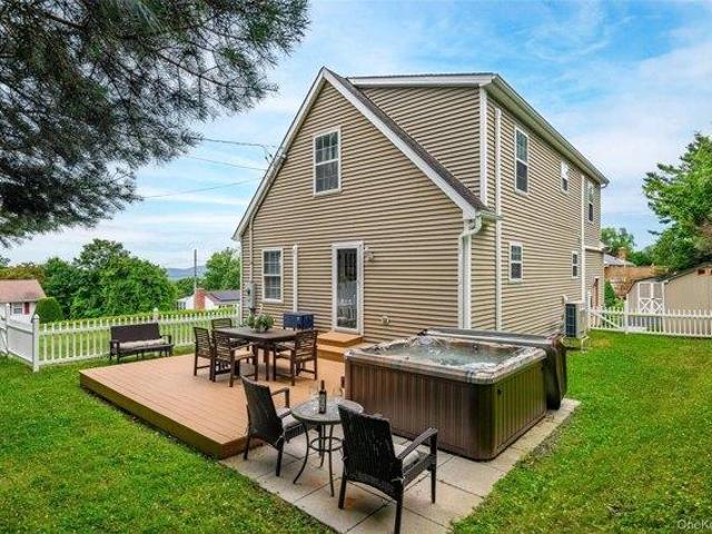 house with 2 bedroom, New Fairfield CT ES104568119