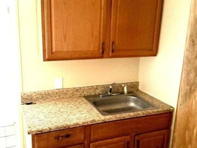 house with 2 bedroom, New Haven CT ES105535736