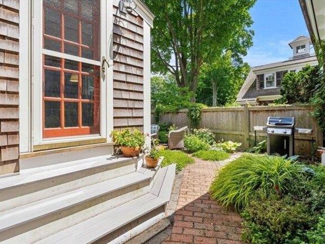 house with 2 bedroom, Newburyport MA ES104446179