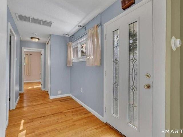 house with 2 bedroom, Newington CT ES105587977