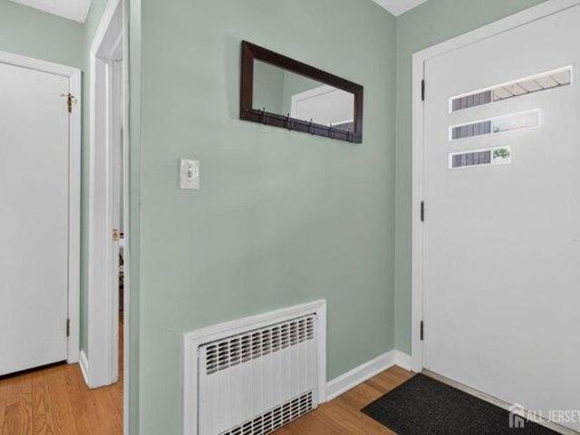 house with 2 bedroom, North Brunswick NJ ES105293013