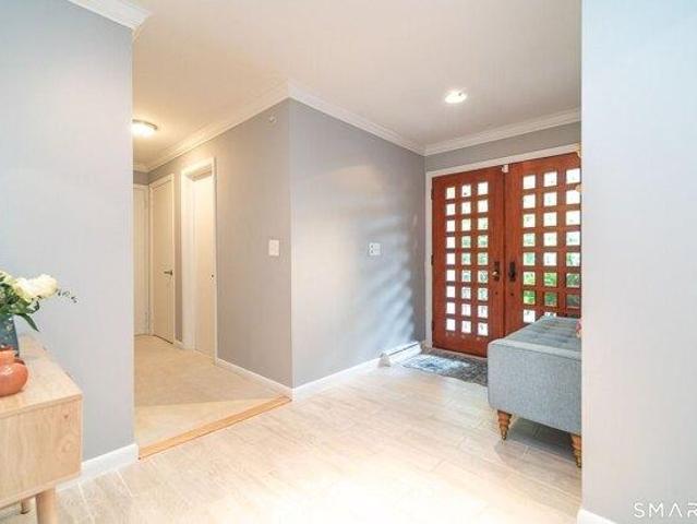 house with 2 bedroom, North Haven CT ES105611611