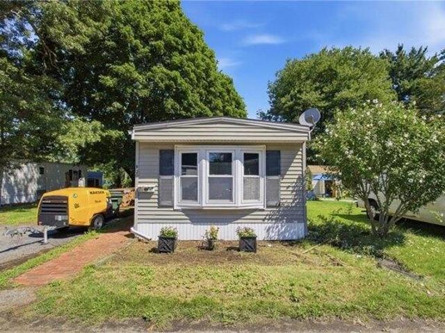 house with 2 bedroom, North Kingstown RI ES105557522
