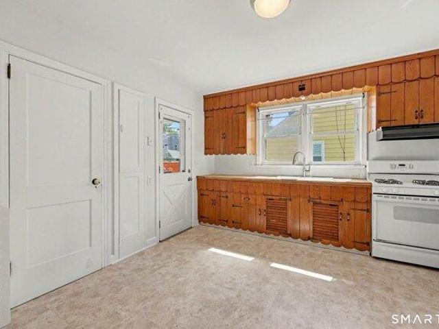 house with 2 bedroom, Norwalk CT ES105574641
