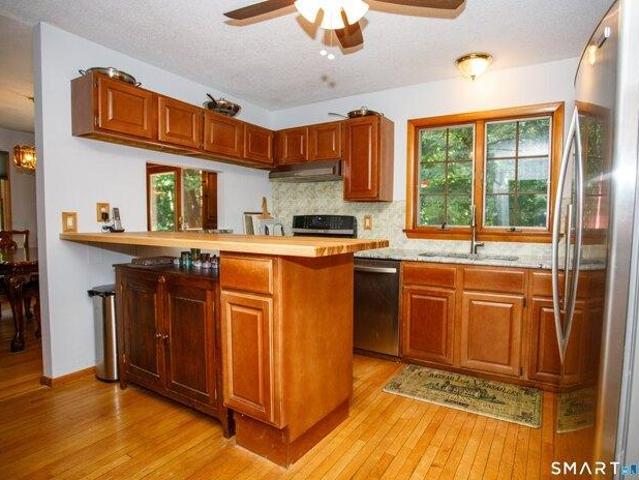 house with 2 bedroom, Norwich CT ES105278623