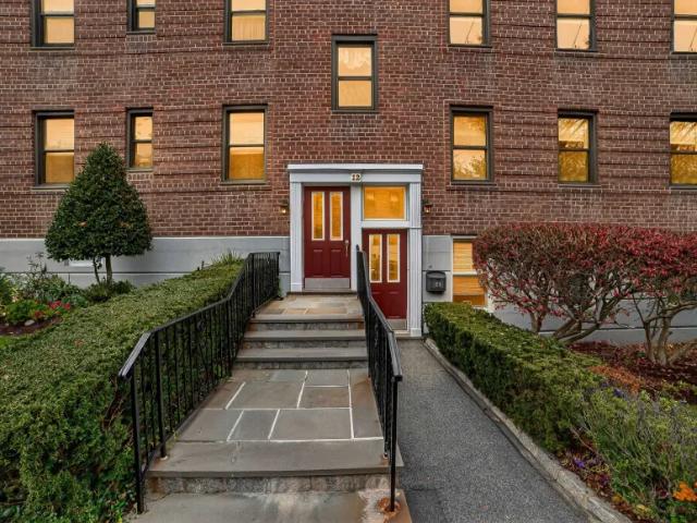 house with 2 bedroom, NY NY DLS102752880
