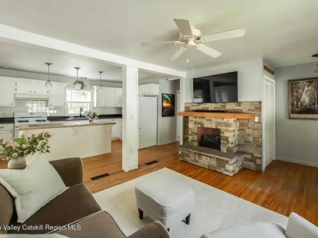 house with 2 bedroom, NY NY DLS102770971