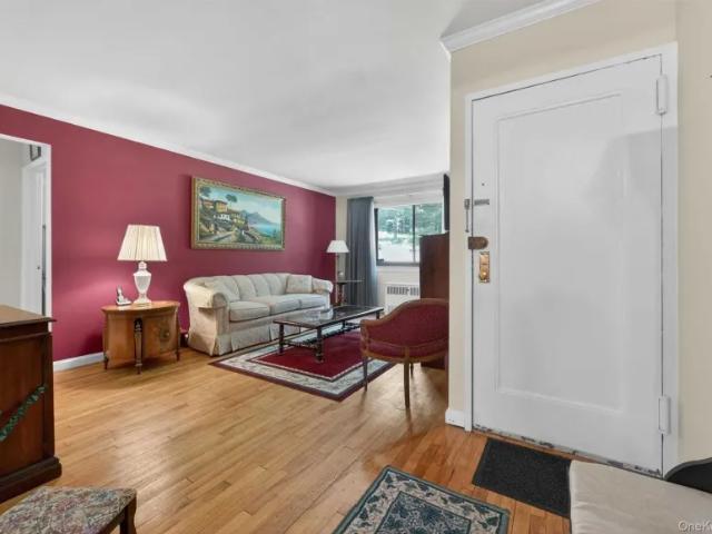house with 2 bedroom, NY NY ES102795092
