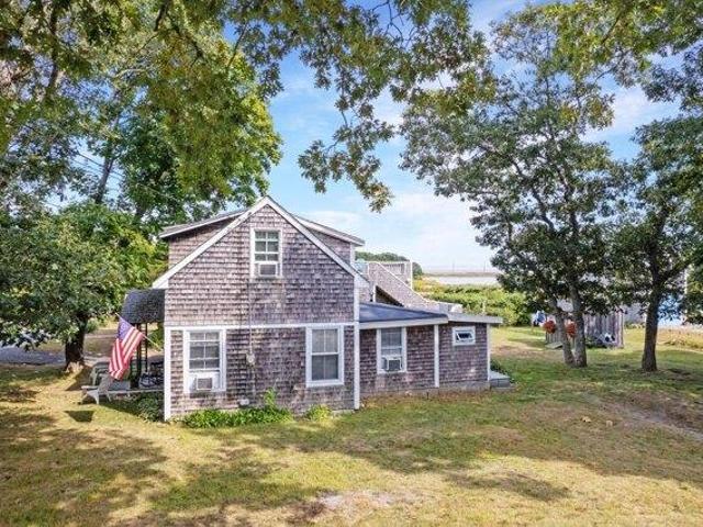house with 2 bedroom, Oak Bluffs MA ES104906766
