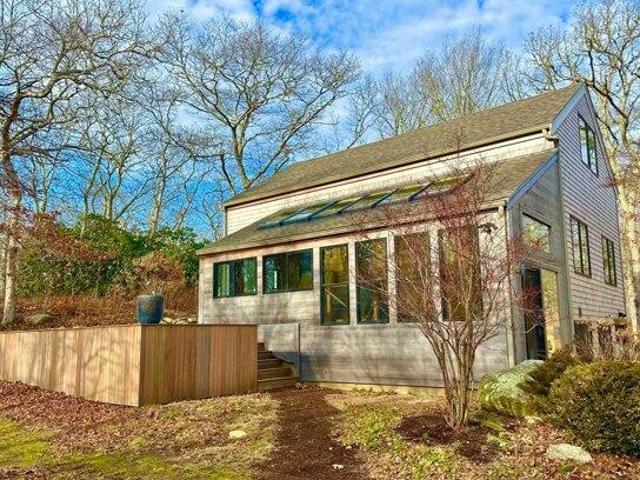 house with 2 bedroom, Oak Bluffs MA ES104900082