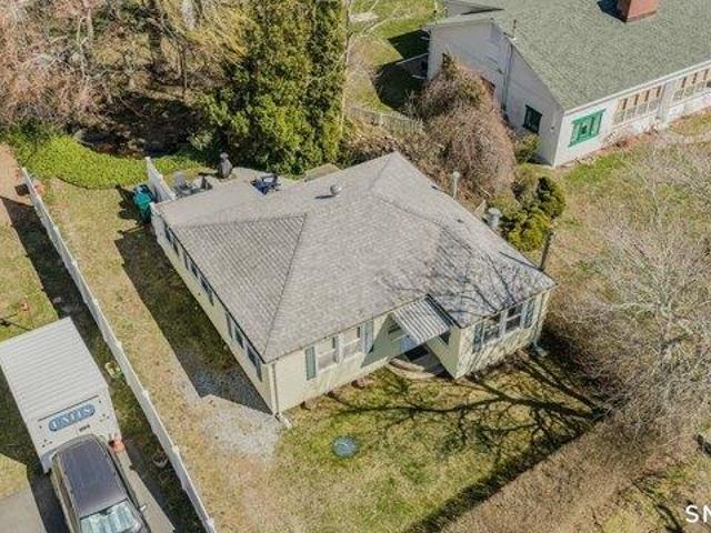 house with 2 bedroom, Old Lyme CT ES104853688