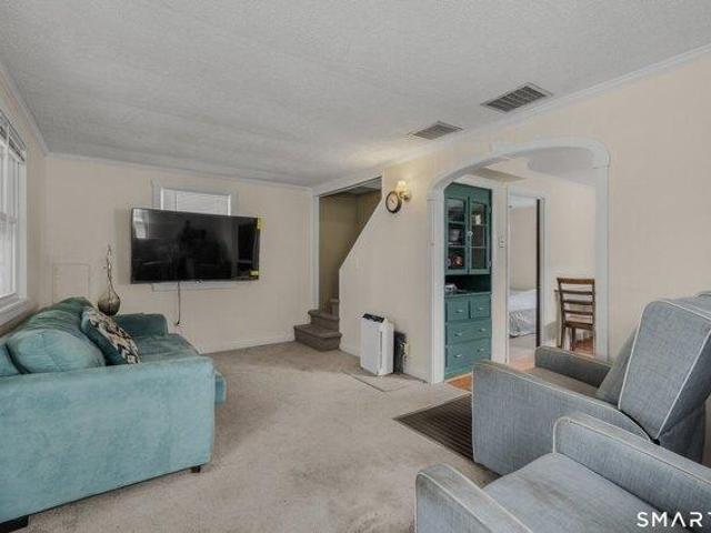 house with 2 bedroom, Old Lyme CT ES104809754