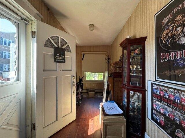 house with 2 bedroom, Pawtucket RI ES105494273