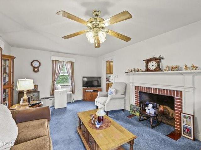 house with 2 bedroom, Pittsfield MA ES105257780