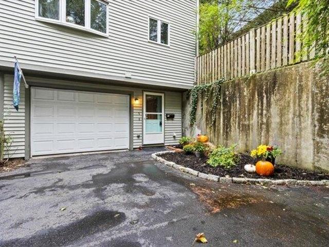 house with 2 bedroom, Portland ME ES105790739