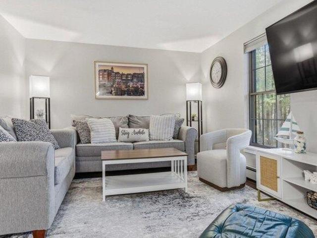 house with 2 bedroom, Portsmouth NH ES105384974