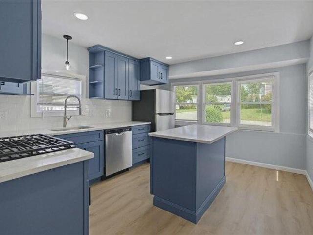 house with 2 bedroom, Portsmouth RI ES105495442