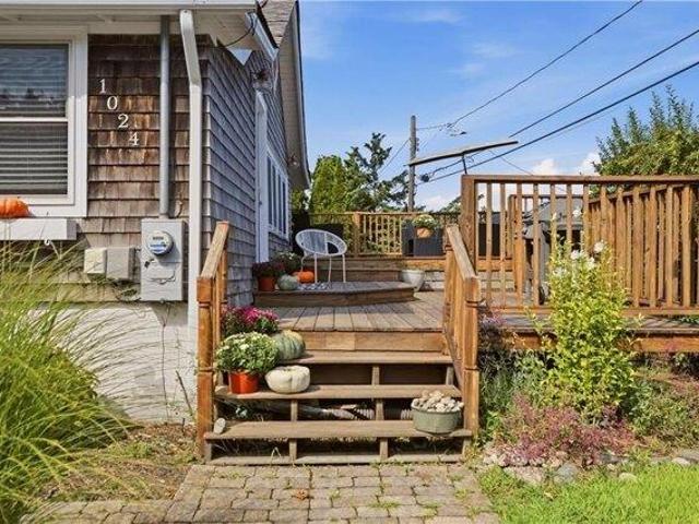 house with 2 bedroom, Portsmouth RI ES105726230