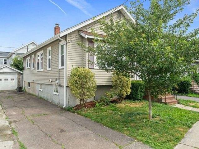house with 2 bedroom, Quincy MA ES105366429
