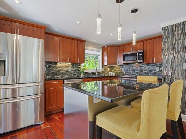 house with 2 bedroom, Randolph MA ES105576424