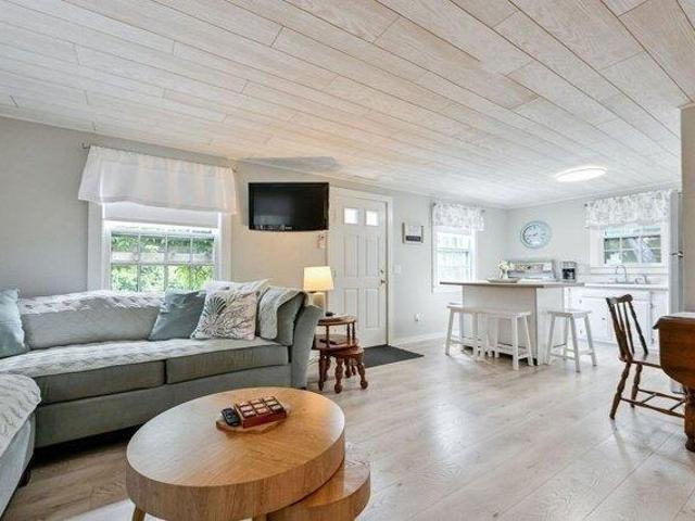 house with 2 bedroom, Sandwich MA ES105574903