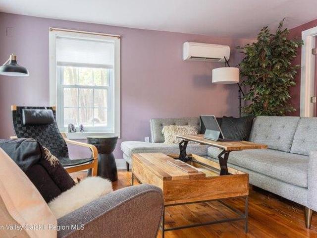 house with 2 bedroom, Saugerties NY ES104905592