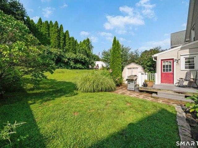 house with 2 bedroom, Shelton CT ES105426523