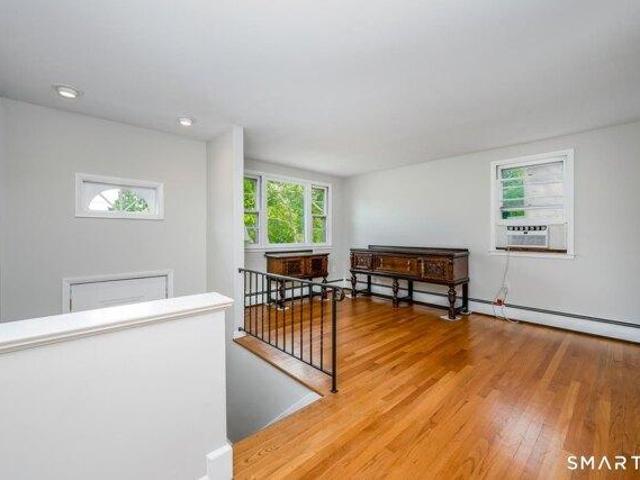 house with 2 bedroom, Shelton CT ES105547917