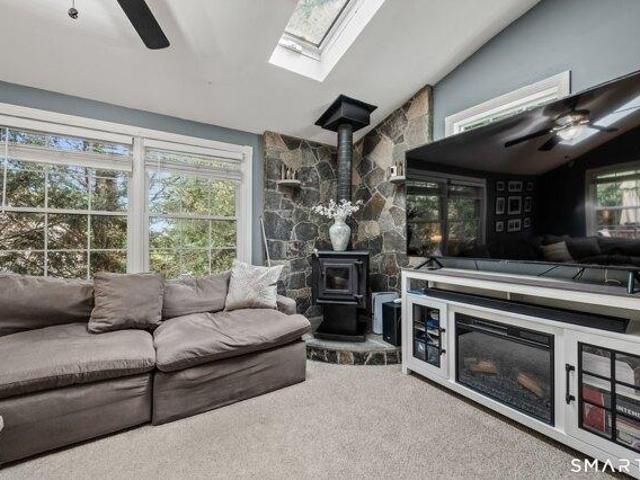 house with 2 bedroom, Shelton CT ES105552271