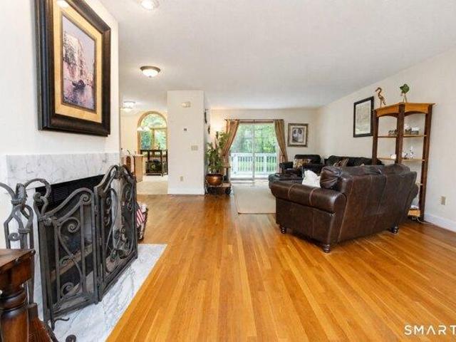 house with 2 bedroom, Simsbury CT ES105257125