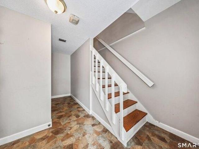house with 2 bedroom, Simsbury CT ES105422952