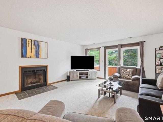 house with 2 bedroom, South Windsor CT ES105560308