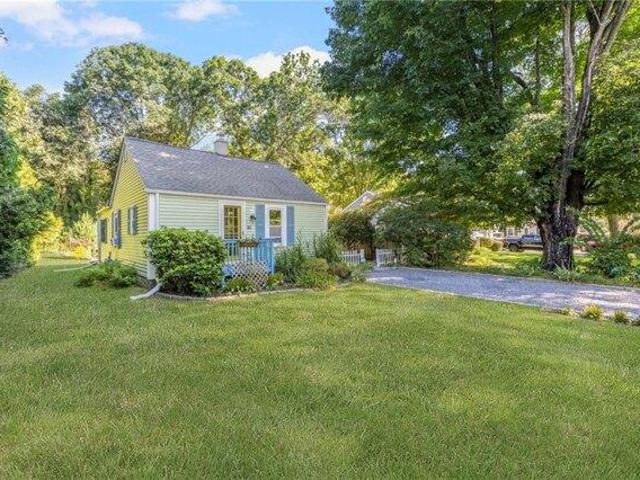 house with 2 bedroom, South Kingstown RI ES105512925