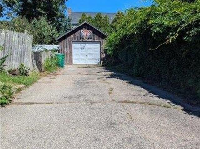 house with 2 bedroom, South Kingstown RI ES105552880