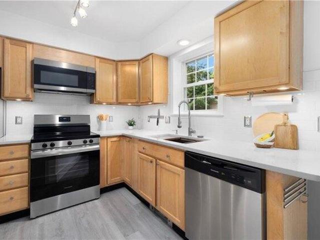 house with 2 bedroom, South Kingstown RI ES105559416