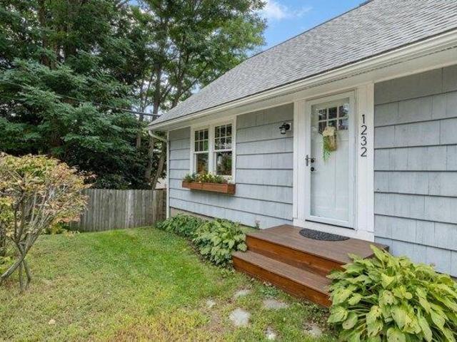 house with 2 bedroom, South Portland ME ES105576251