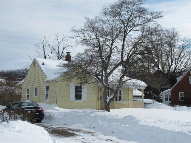house with 2 bedroom, Springfield MA ES105276135
