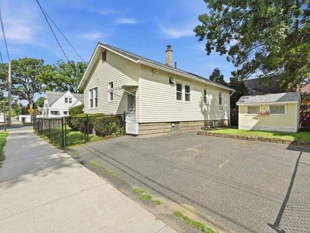 house with 2 bedroom, Springfield MA ES105319884