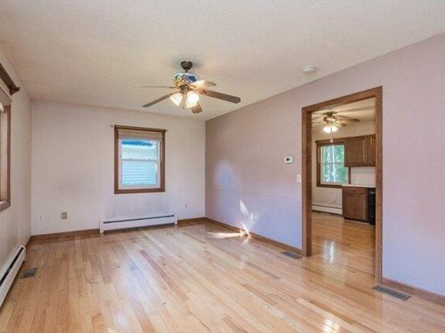 house with 2 bedroom, Springfield MA ES105320058