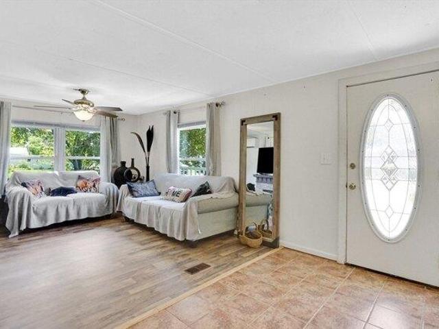 house with 2 bedroom, Springfield MA ES105425398