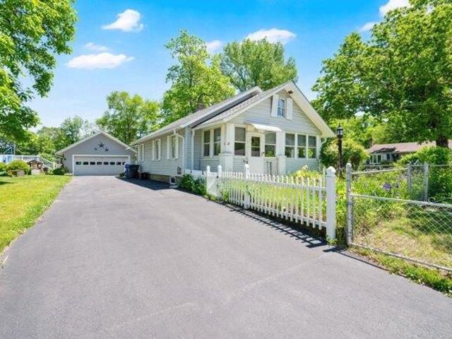 house with 2 bedroom, Springfield MA ES105426937